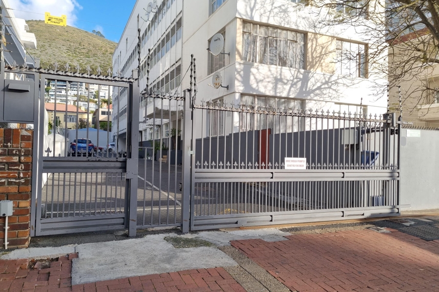 2 Bedroom Property for Sale in Green Point Western Cape